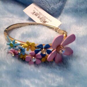 NWT Betsey Johnson Spring Summer Flowers Floral Bracelet